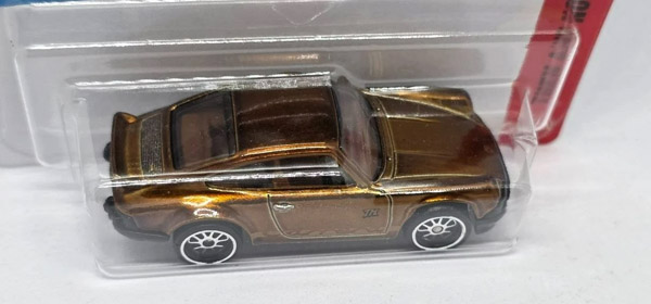 Porsche 911 Carrera RS 2.7 Hot Wheels 