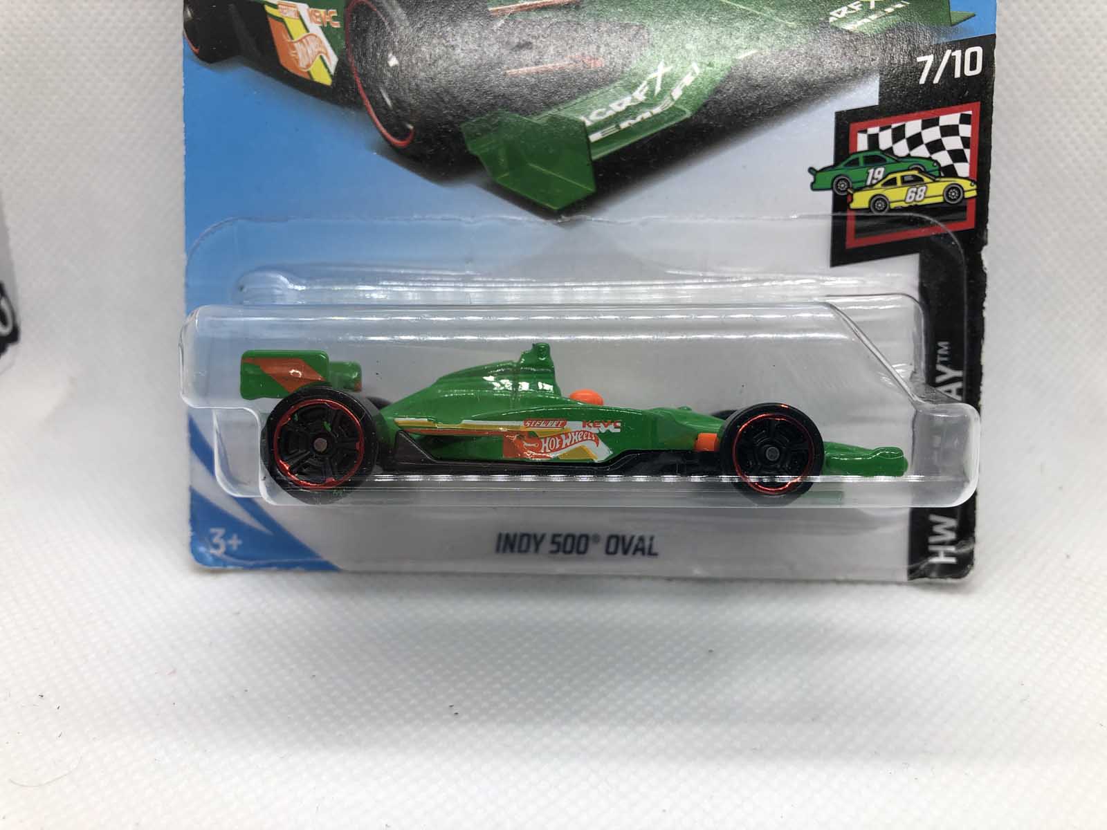 Indy 500 Oval Hot Wheels