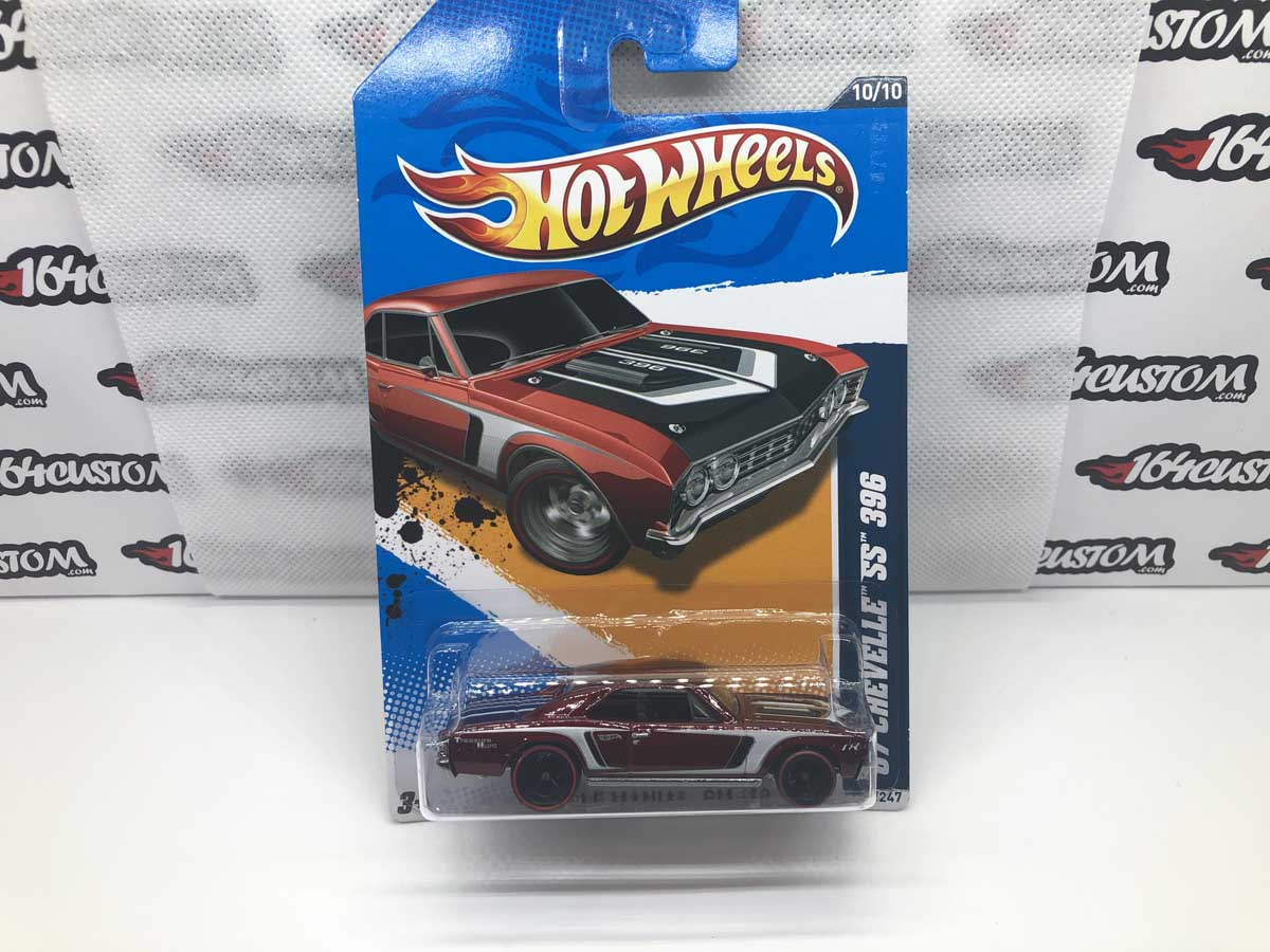 Hot Wheels 2012 Muscle Mania Super Treasure Hunt '67 Chevelle SS 396 with Protec 