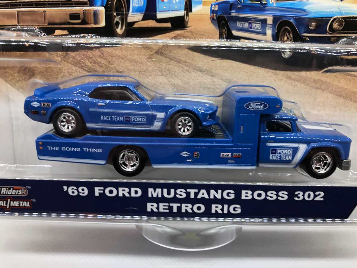 69 Ford Mustang BOSS 302 & Retro Rig Hot Wheels