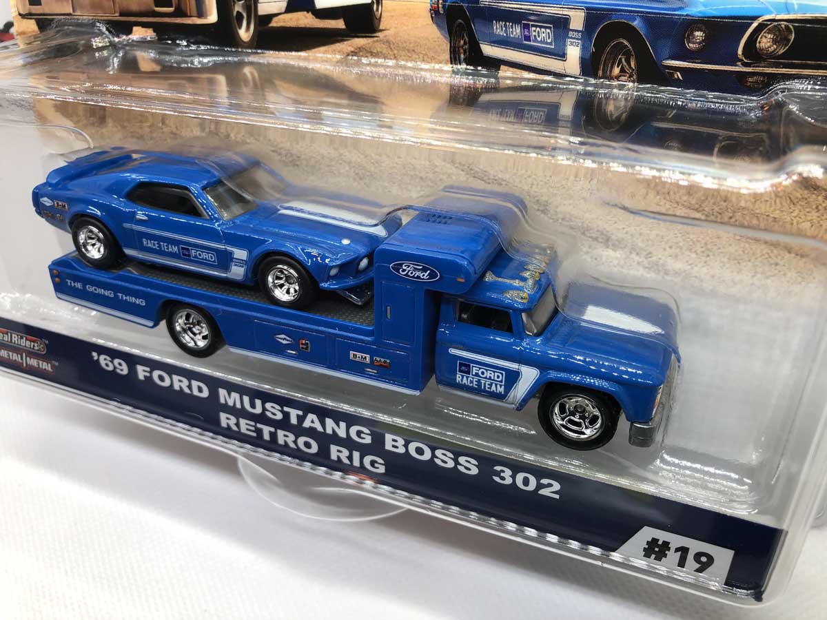 69 Ford Mustang BOSS 302 & Retro Rig Hot Wheels