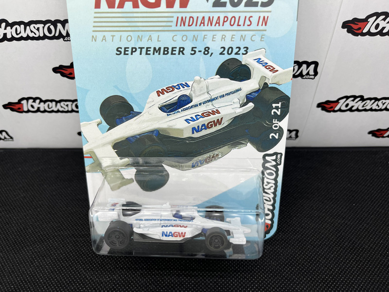Indy 500 Oval - 2 of 21 Hot Wheels