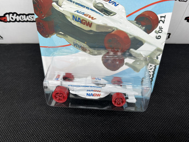 Indy 500 Oval - 6 of 21 Hot Wheels