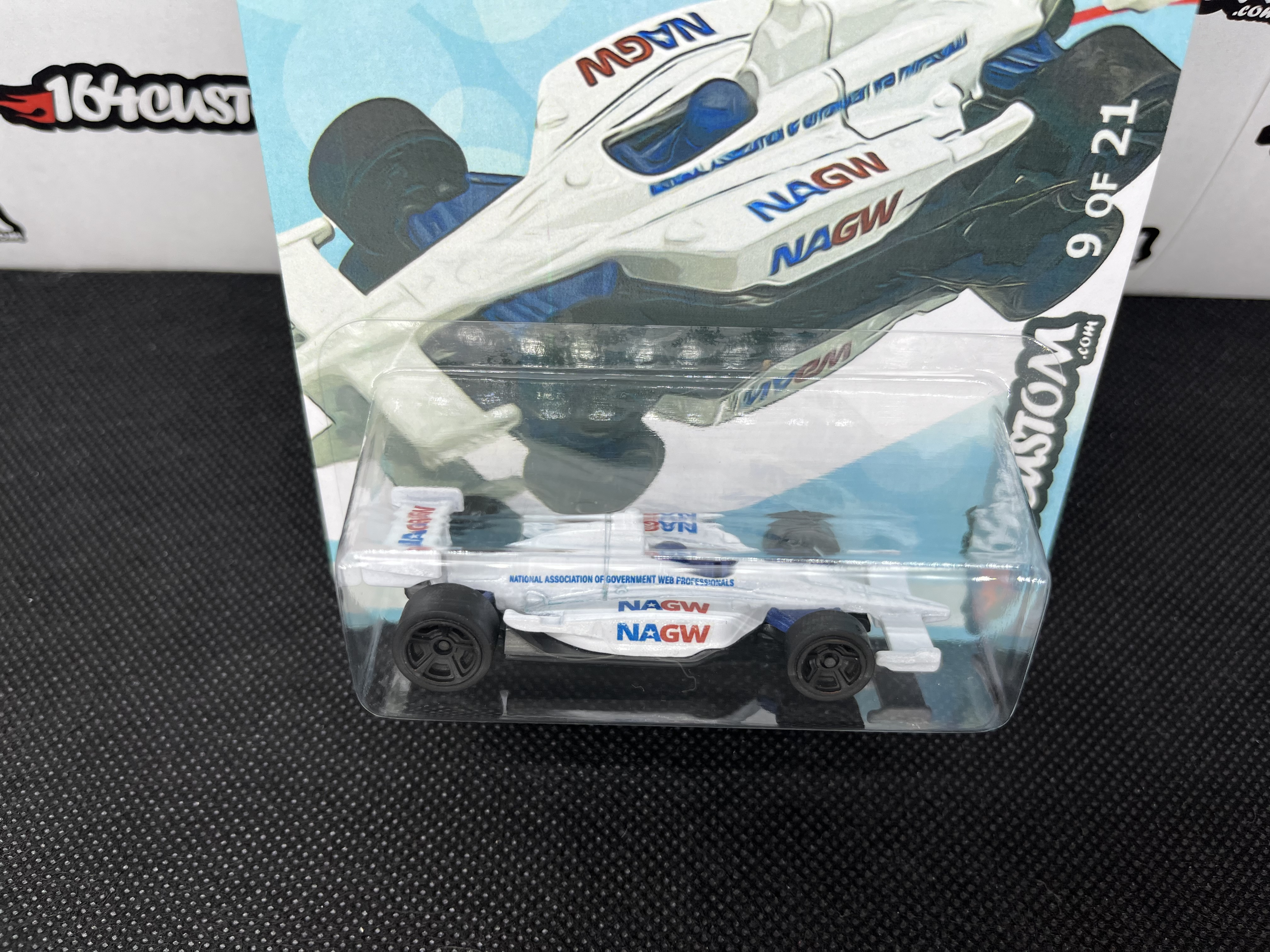 Indy 500 Oval - 9 of 21 Hot Wheels